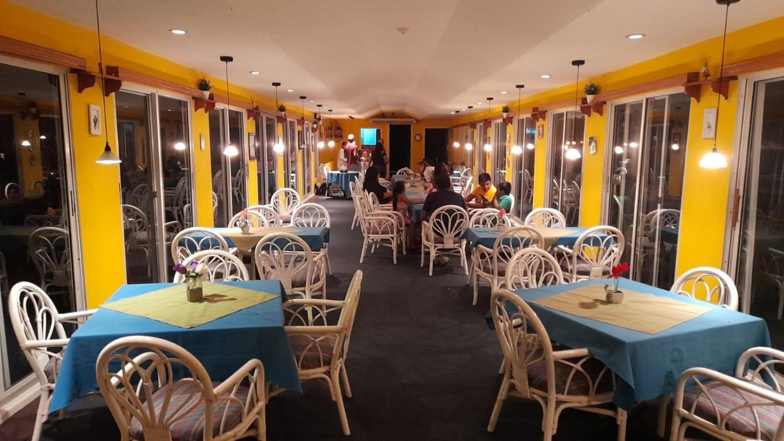 Hotel El Delfin Ливингстон Экстерьер фото