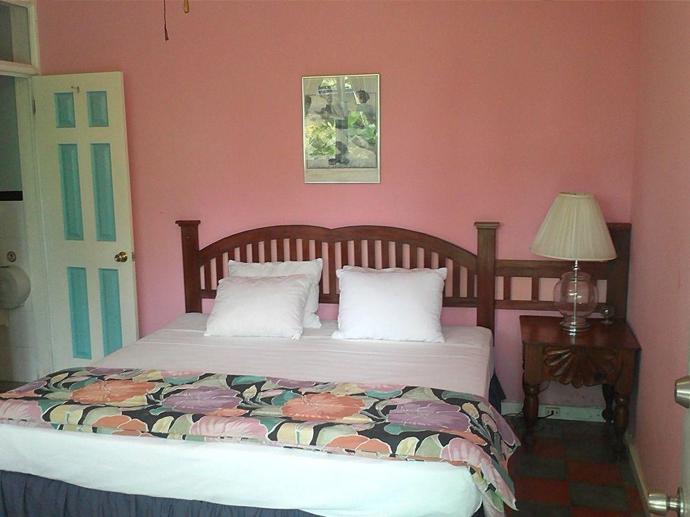 Hotel El Delfin Ливингстон Экстерьер фото